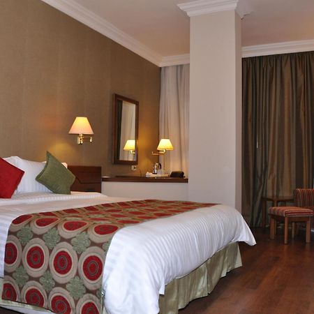 Orient Prince Hotel Beirut Bagian luar foto