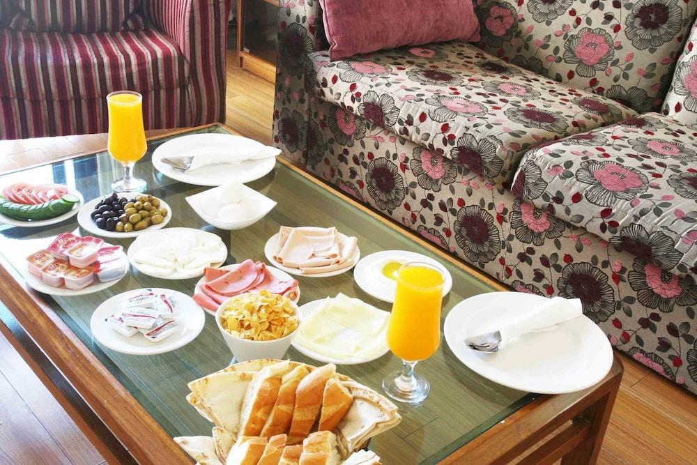 Orient Prince Hotel Beirut Bagian luar foto
