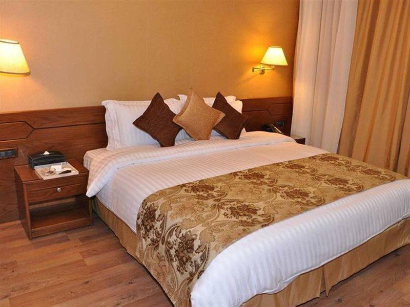 Orient Prince Hotel Beirut Bagian luar foto