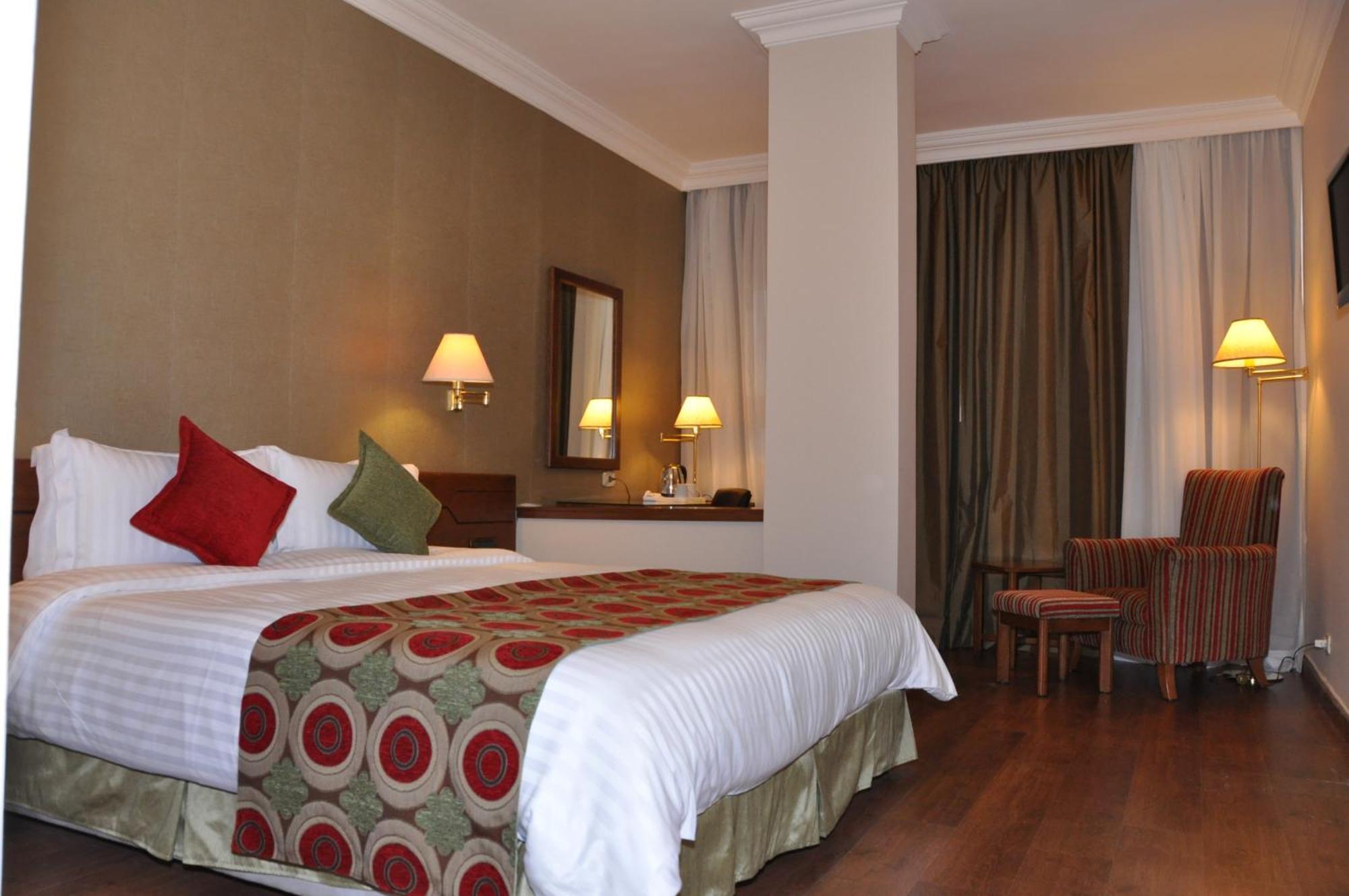 Orient Prince Hotel Beirut Bagian luar foto