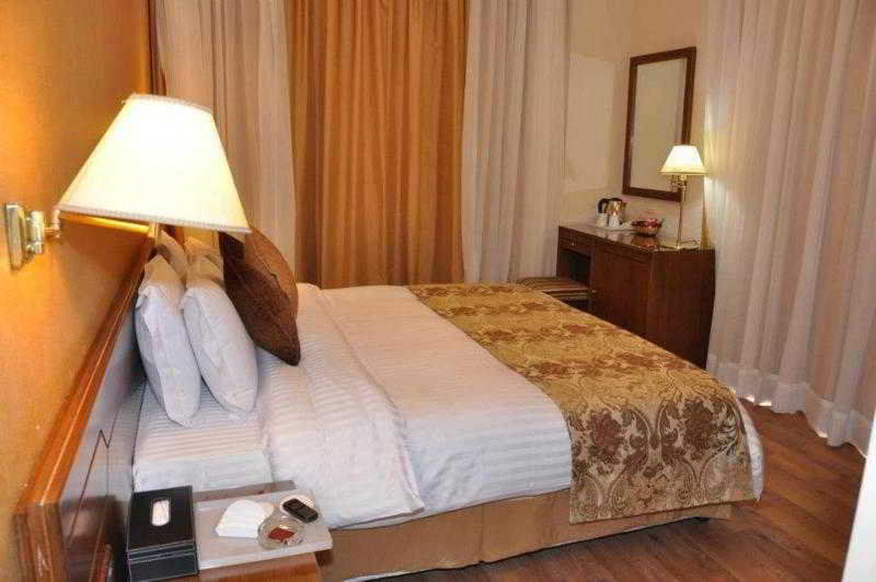 Orient Prince Hotel Beirut Bagian luar foto