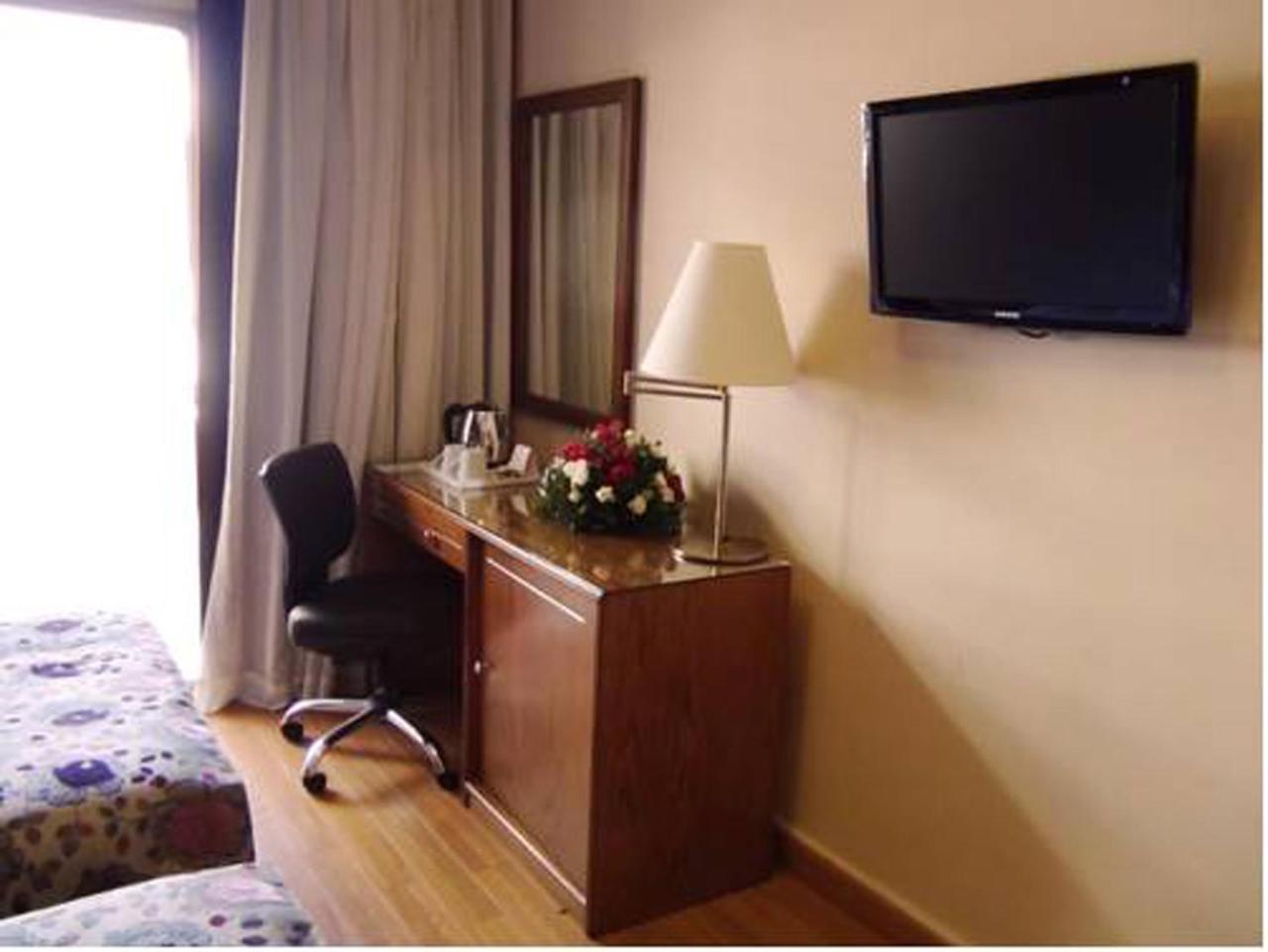 Orient Prince Hotel Beirut Bagian luar foto