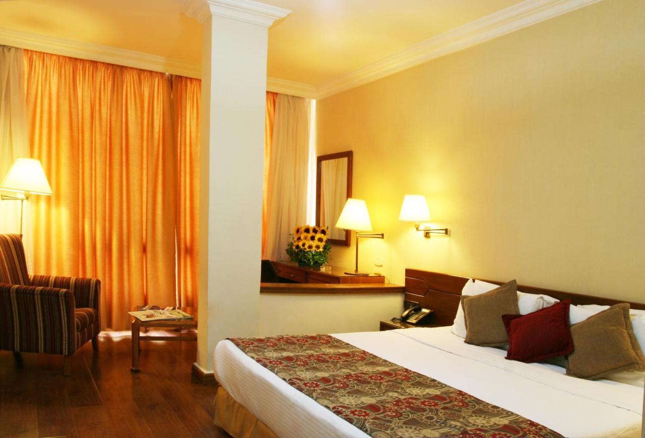 Orient Prince Hotel Beirut Bagian luar foto