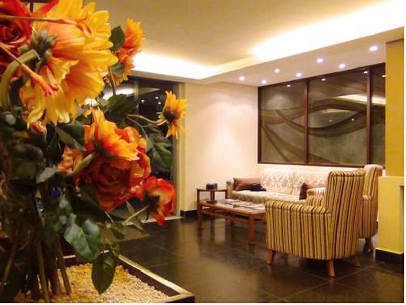 Orient Prince Hotel Beirut Bagian luar foto